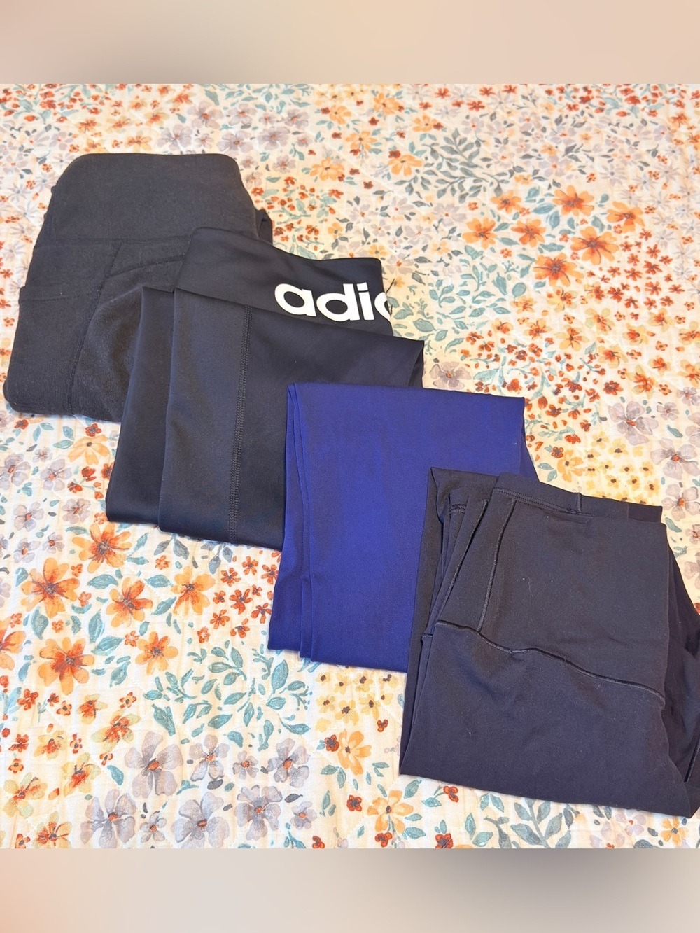 Bundle of Women’s Leggings (Nike/Adidas/Aerie) S/M- Price Firm